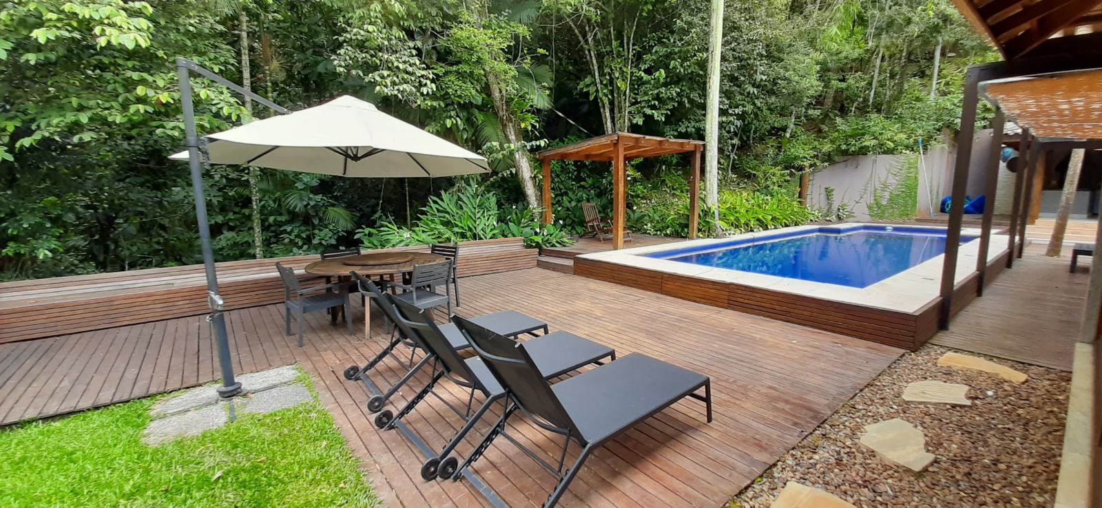 Área externa 8 — São Pedro, Guarujá, à venda, Casa
