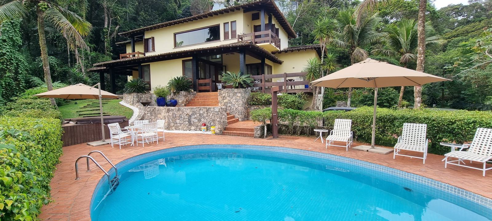 Área externa 1 — Iporanga, Guarujá, à venda e para locação, Casa
