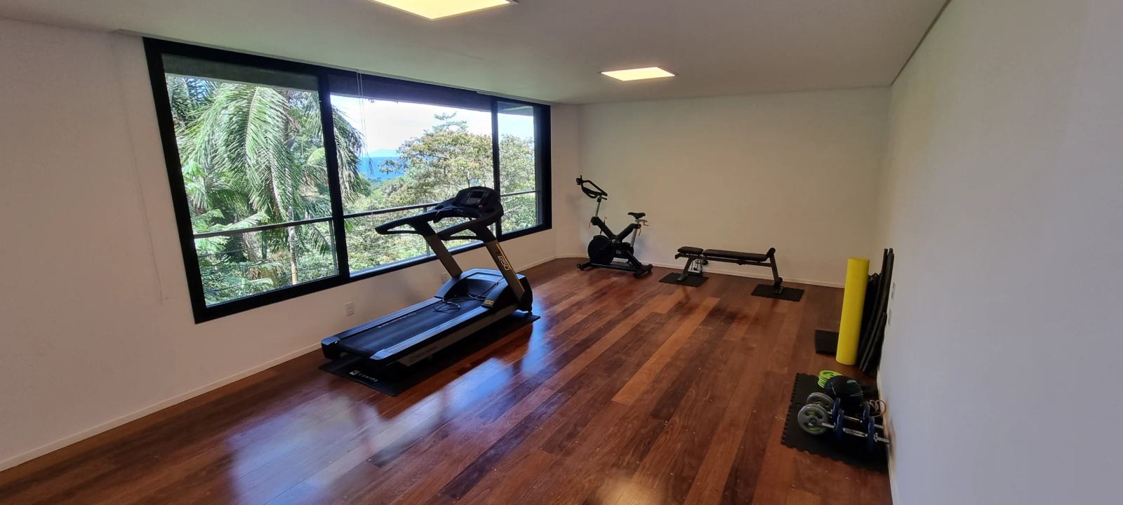 Área de serviço 2 — São Pedro, Guarujá, à venda, Casa