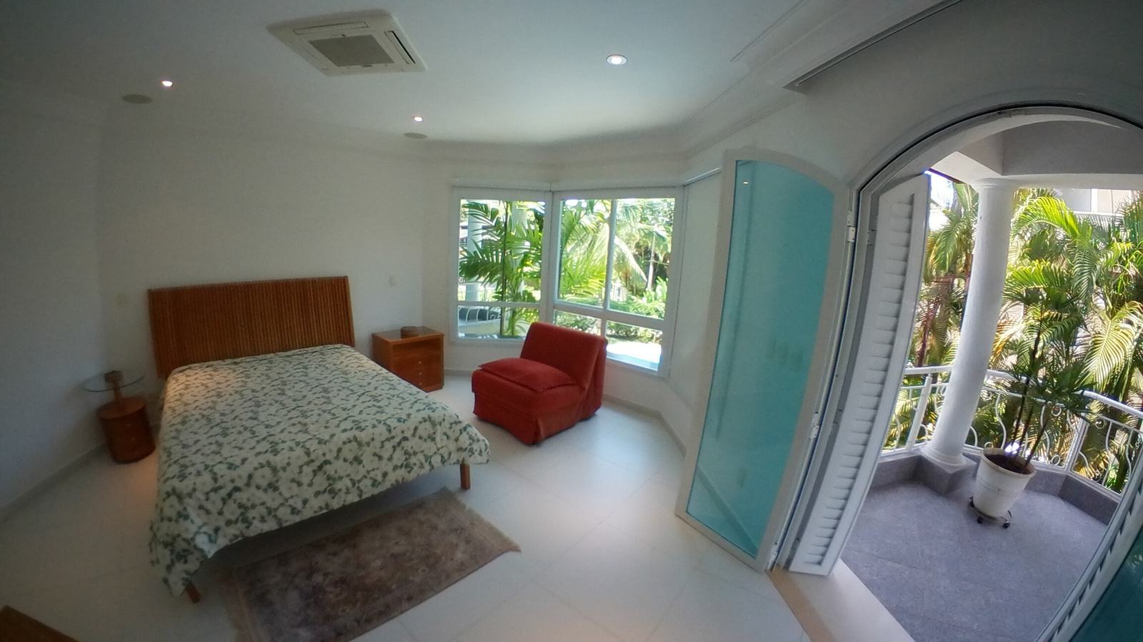 Suíte 13 — São Pedro, Guarujá, à venda e para locação, Casa