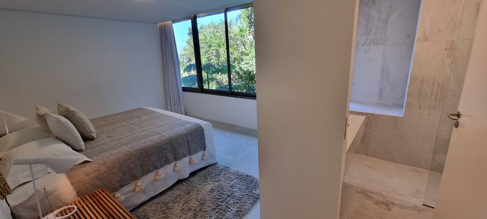 Casa no Condomínio Tijucopava Guarujá