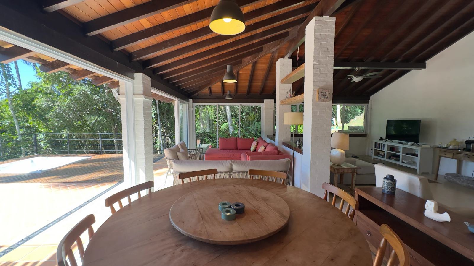 Casa em meio a Mata do Condominio São Pedro no Guaruja