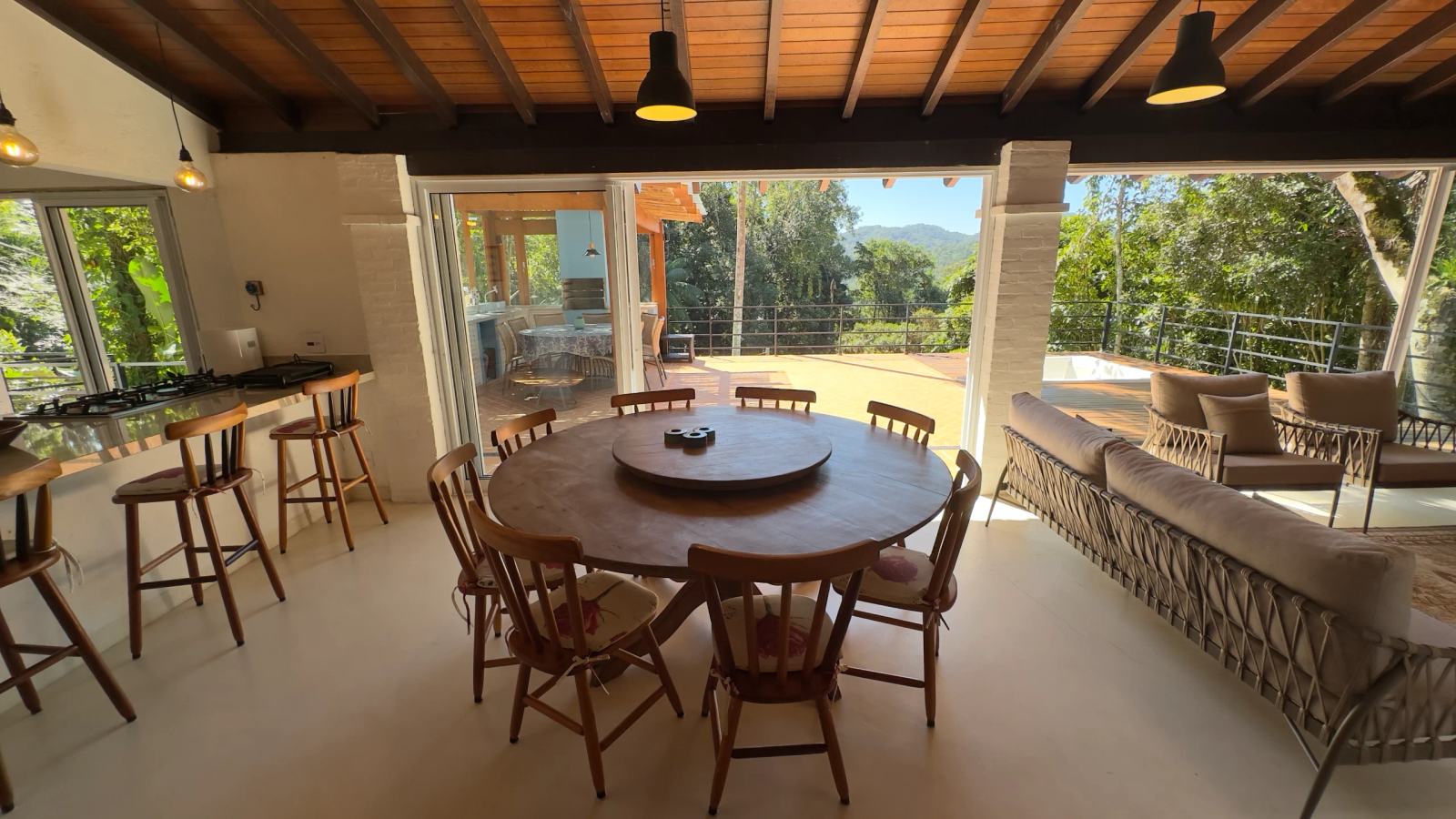 Casa em meio a Mata do Condominio São Pedro no Guaruja