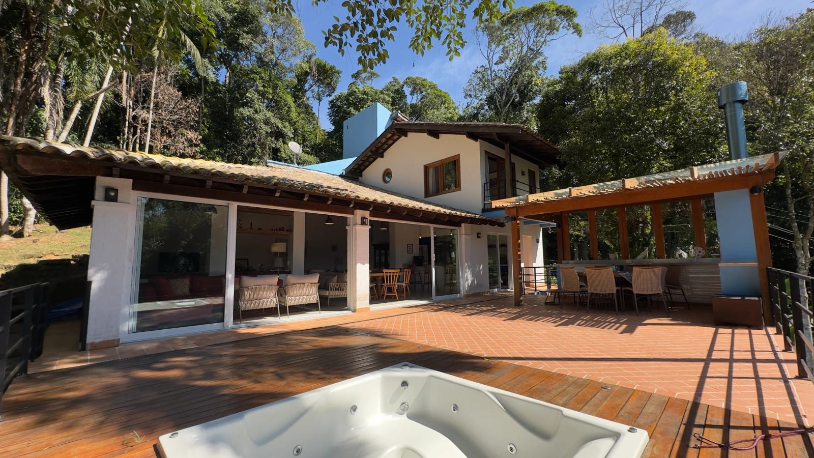 Casa em meio a Mata do Condominio São Pedro no Guaruja
