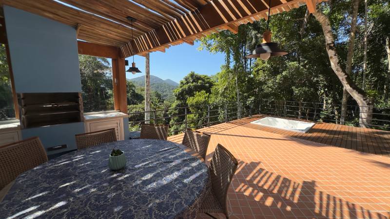 Casa no Condomínio São Pedro Guarujá — Villa 132