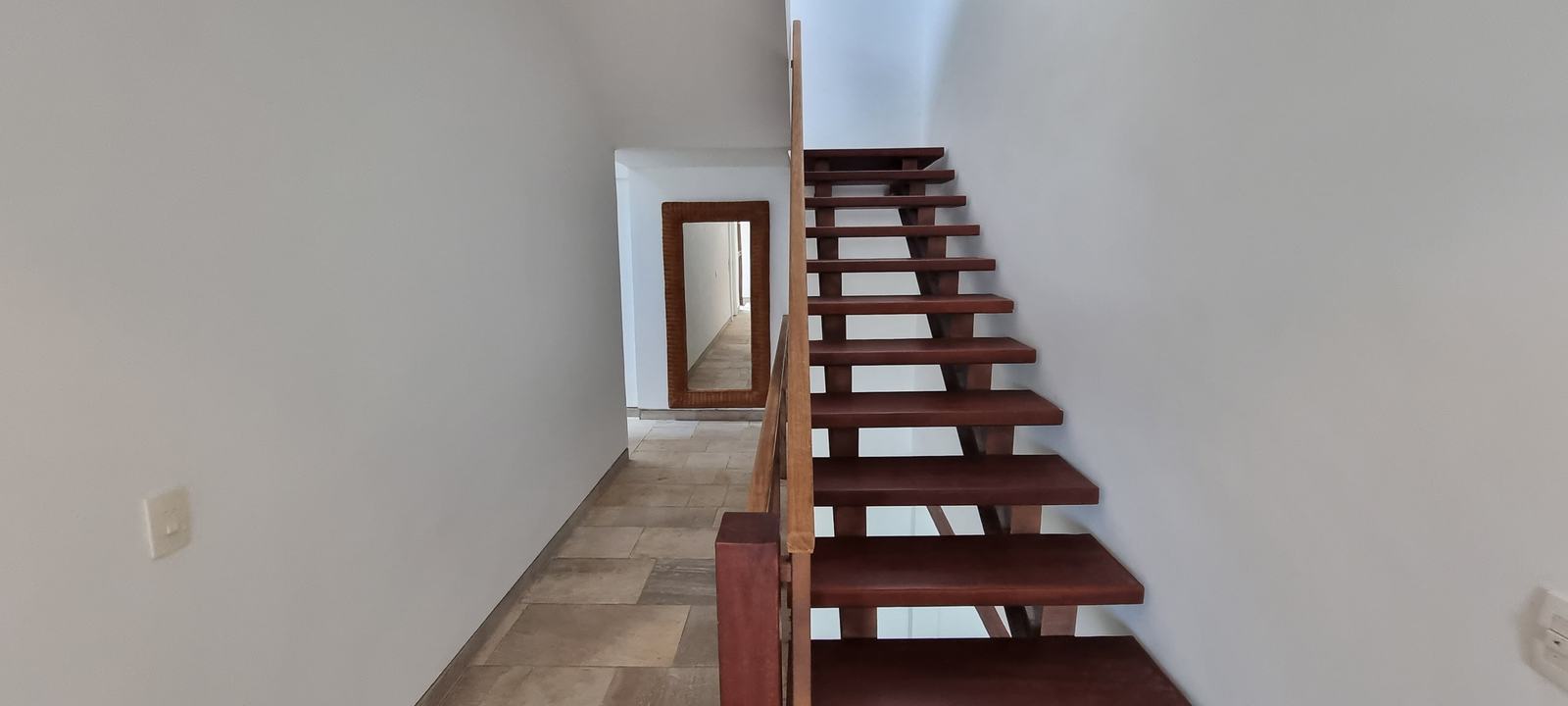Área de serviço 2 — Iporanga, Guarujá, à venda e para locação, Casa