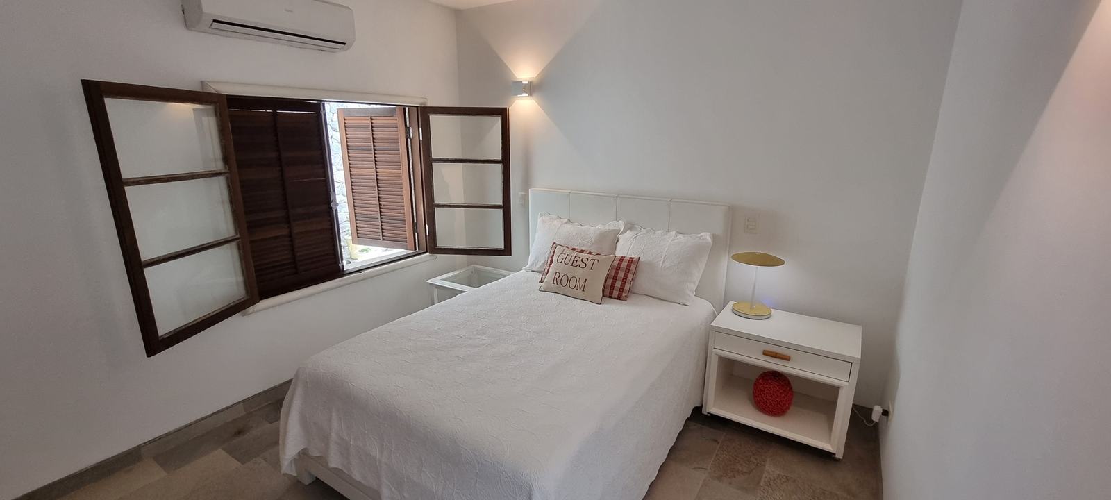 Suíte 7 — Iporanga, Guarujá, à venda e para locação, Casa
