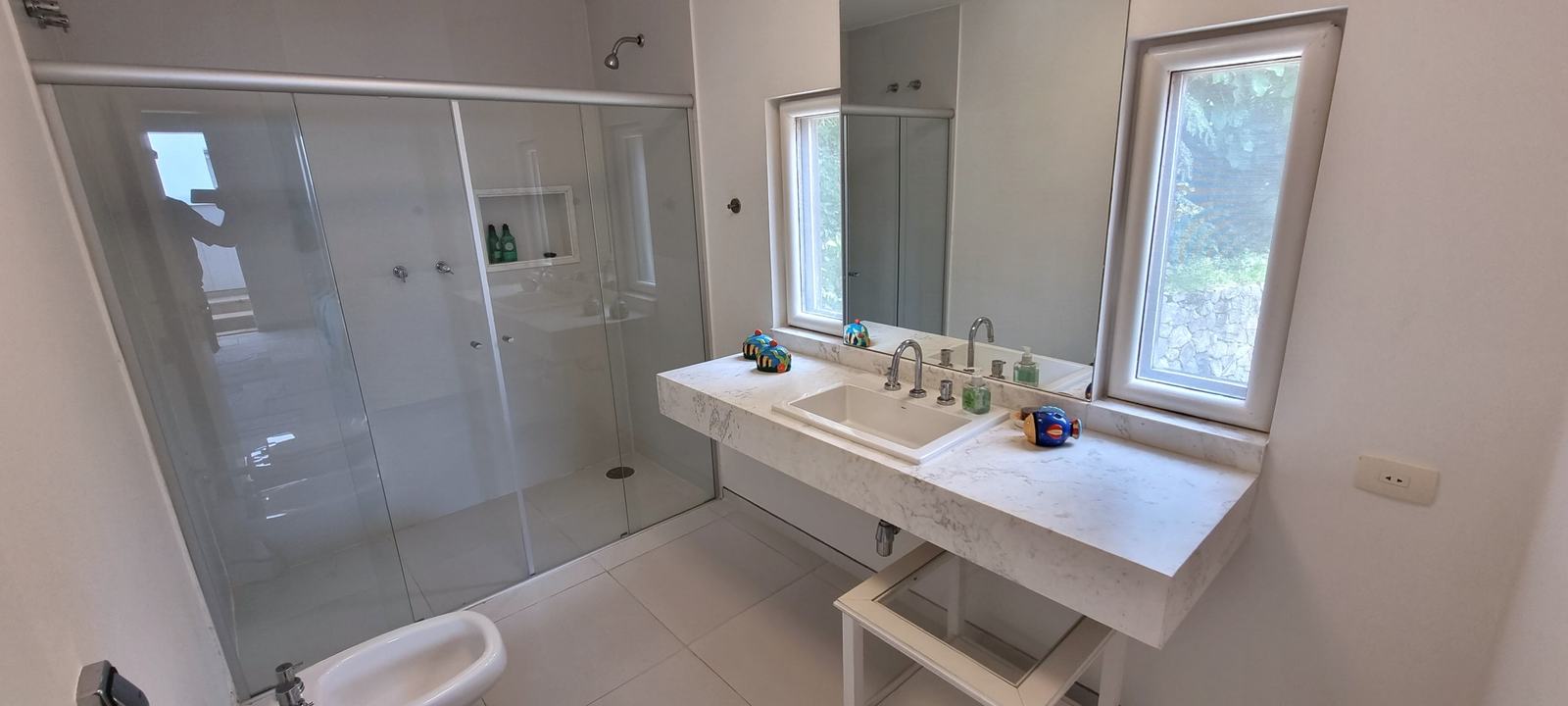 Suíte 11 — Iporanga, Guarujá, à venda e para locação, Casa