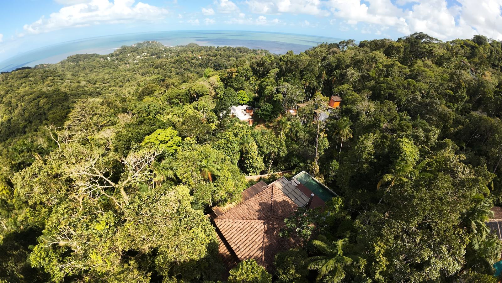Vista aérea 2 — São Pedro, Guarujá, à venda e para locação, Casa