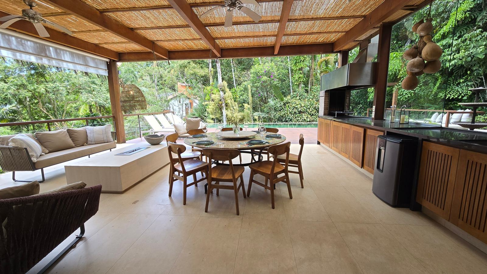 Área externa 6 — São Pedro, Guarujá, à venda e para locação, Casa