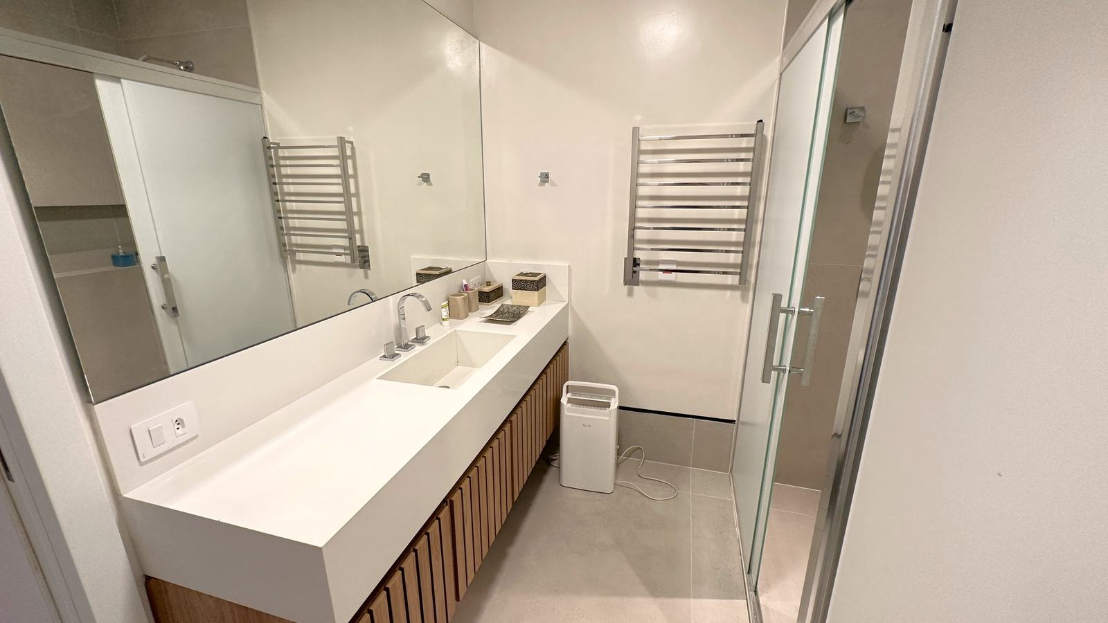 Suíte 11 — São Pedro, Guarujá, à venda e para locação, Casa