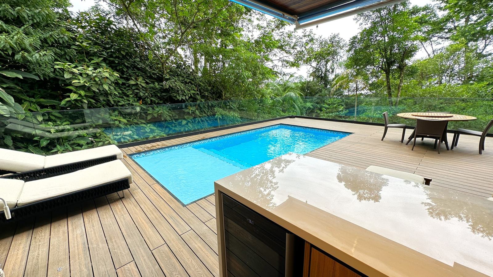 Área externa 5 — São Pedro, Guarujá, à venda e para locação, Casa