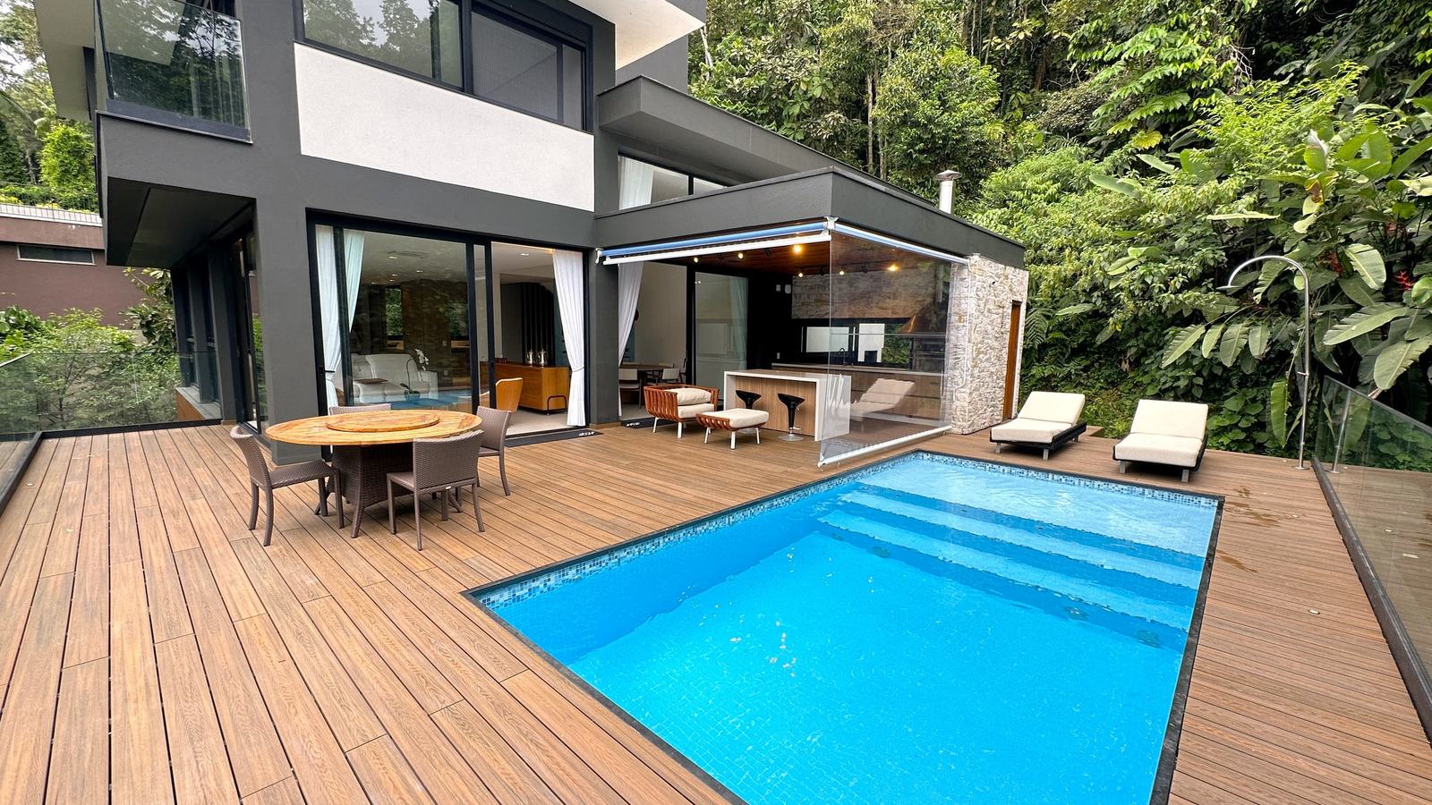Fachada — São Pedro, Guarujá, à venda e para locação, Casa