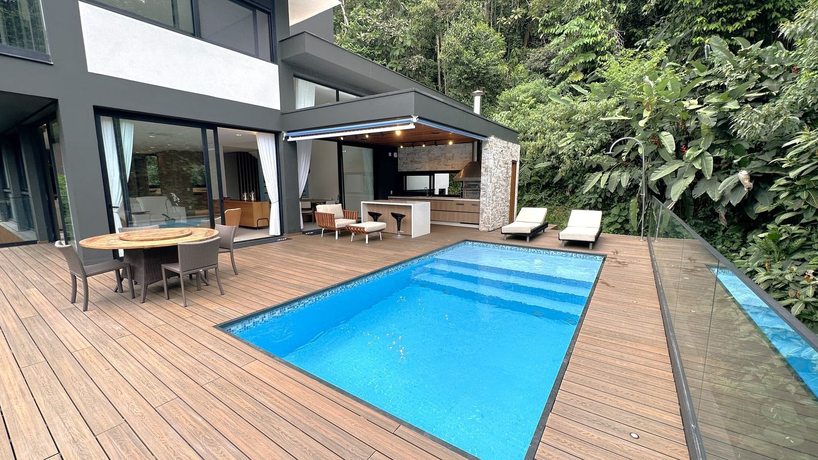 Área externa 6 — São Pedro, Guarujá, à venda e para locação, Casa