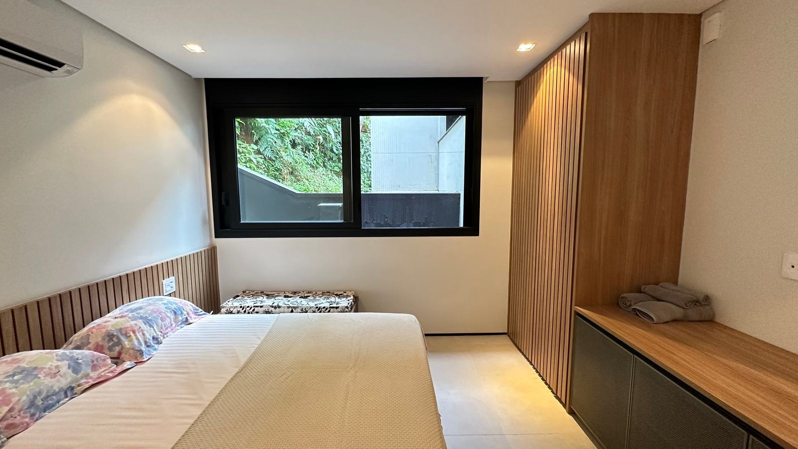 Suíte 10 — São Pedro, Guarujá, à venda e para locação, Casa