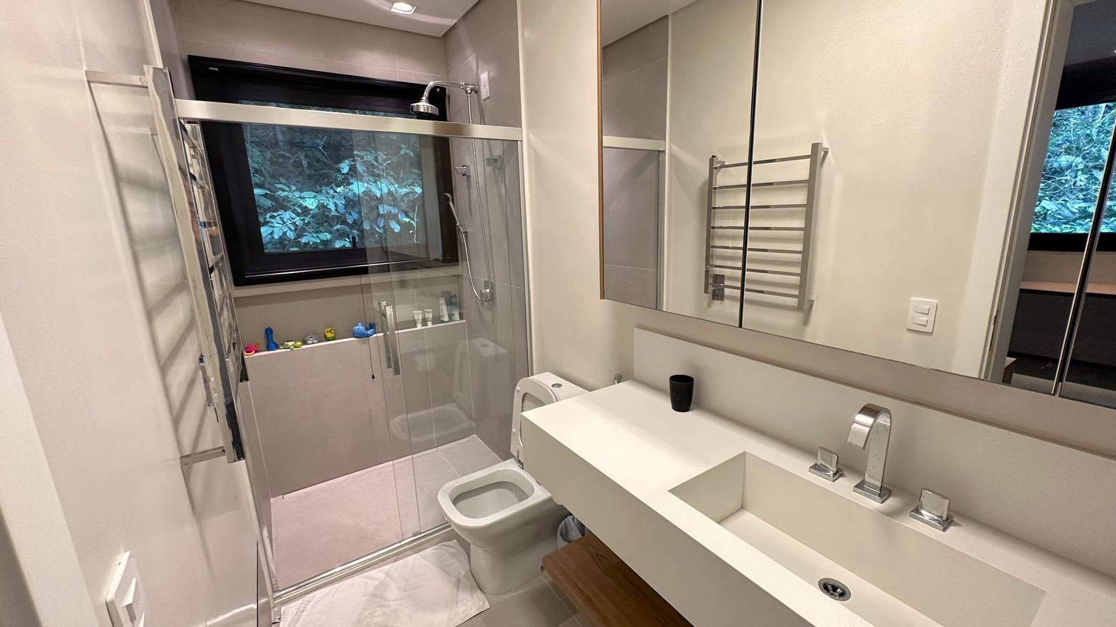 Suíte 8 — São Pedro, Guarujá, à venda e para locação, Casa