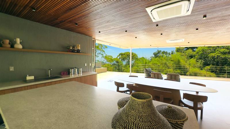 Casa no Condomínio Tijucopava Guarujá — Villa 200