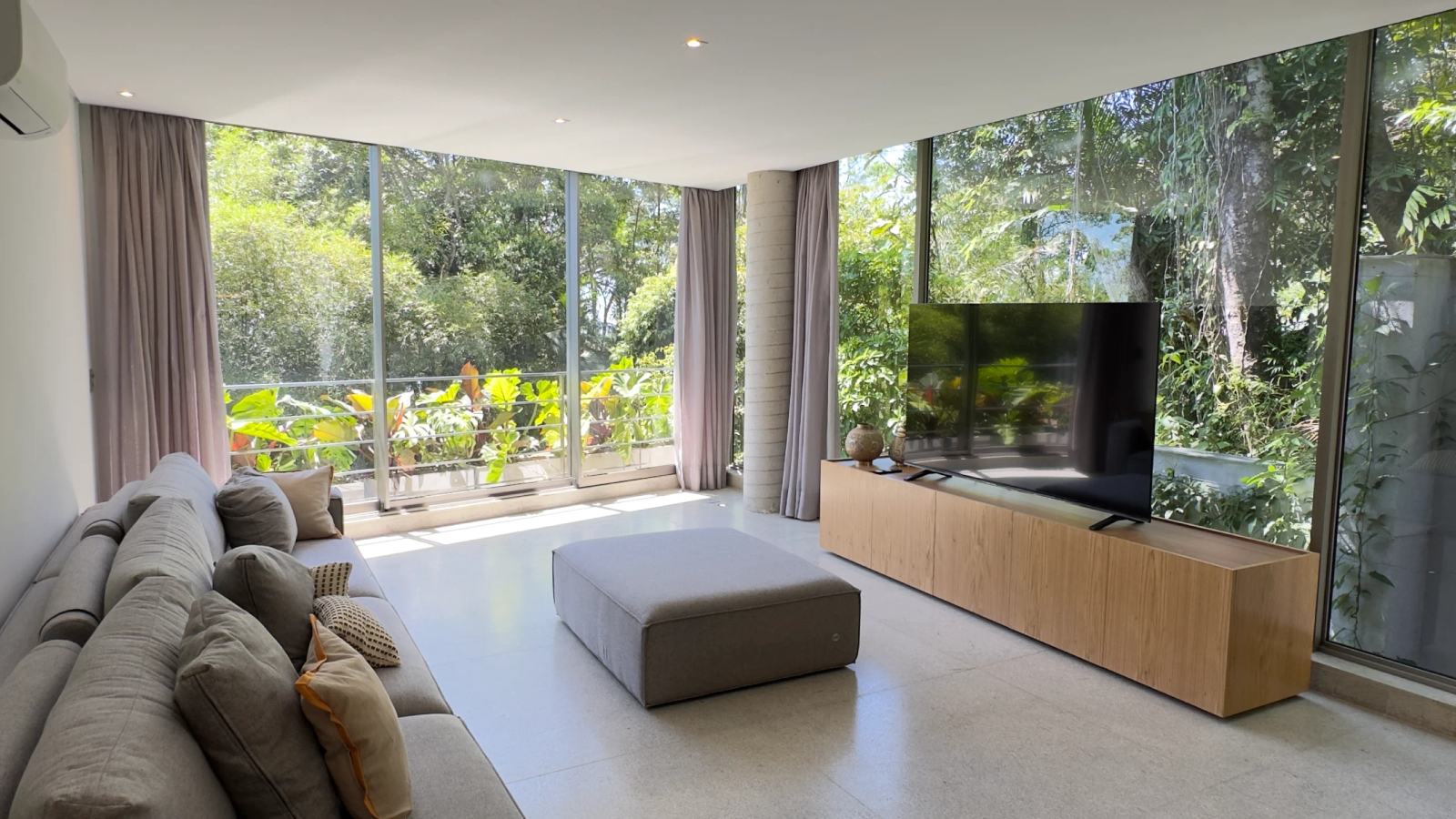 Villa 200 - Casa contemporânea à venda no condomínio Tijucopava