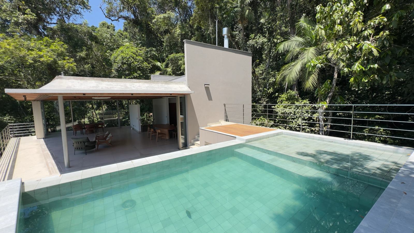 Villa 200 - Casa contemporânea à venda no condomínio Tijucopava