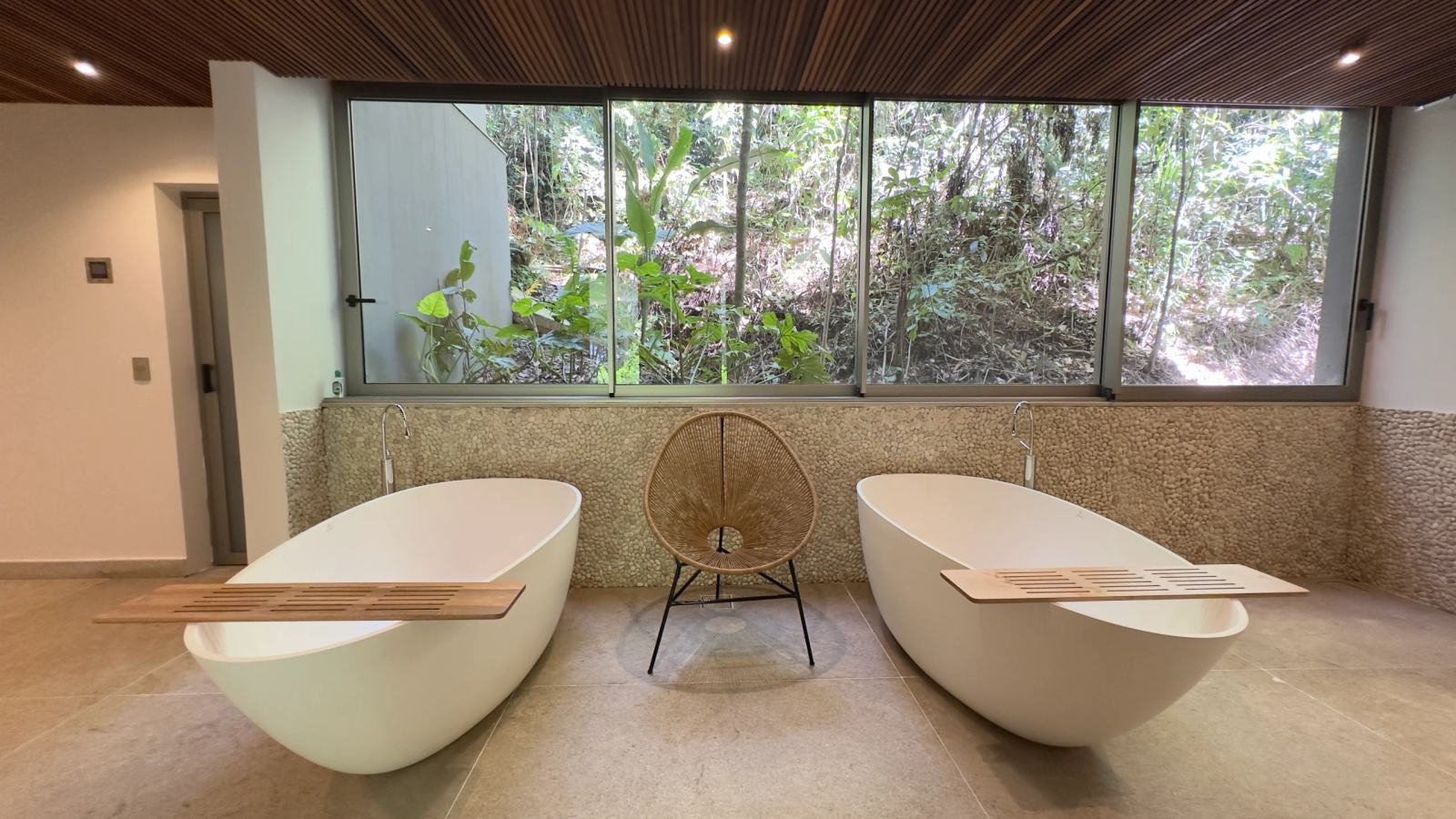 Villa 200 - Casa contemporânea à venda no condomínio Tijucopava