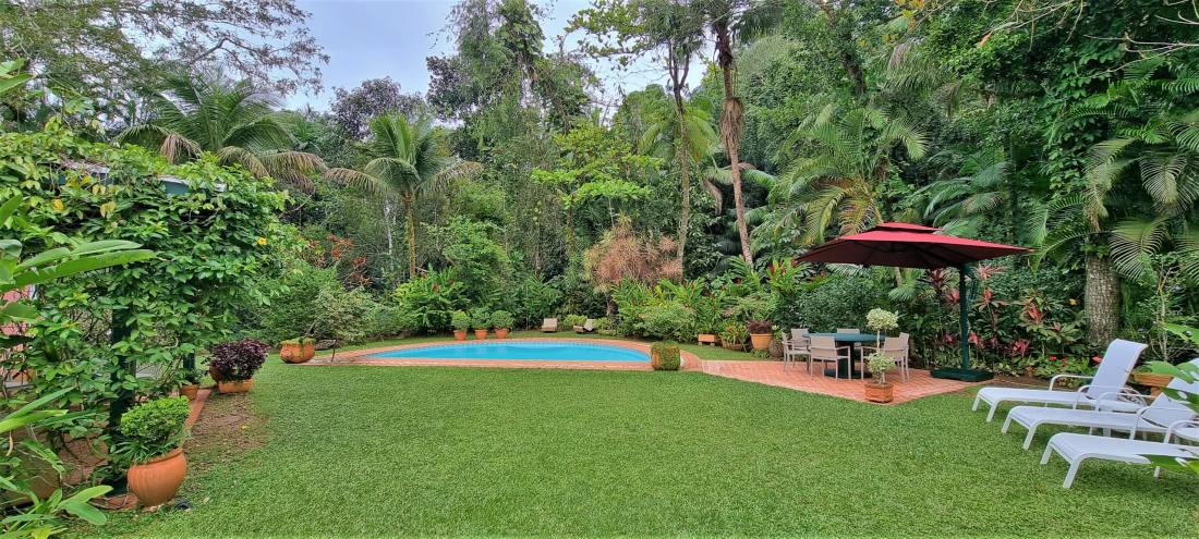 Casa no Condomínio Iporanga Guarujá — Villa 420