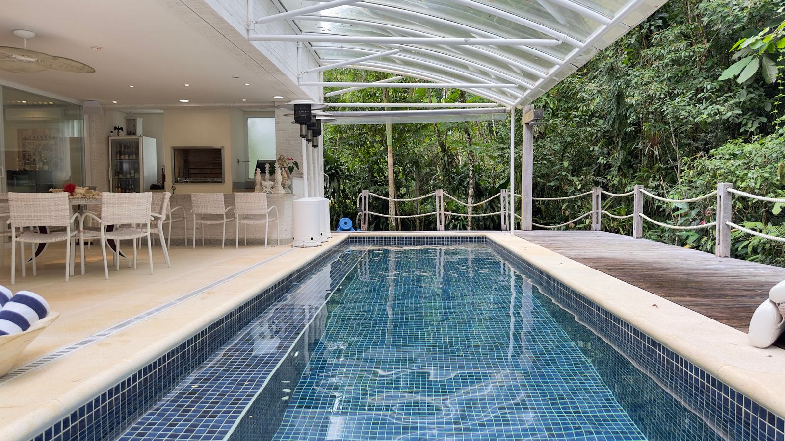 Área externa 19 — Iporanga, Guarujá, à venda e para locação, Casa