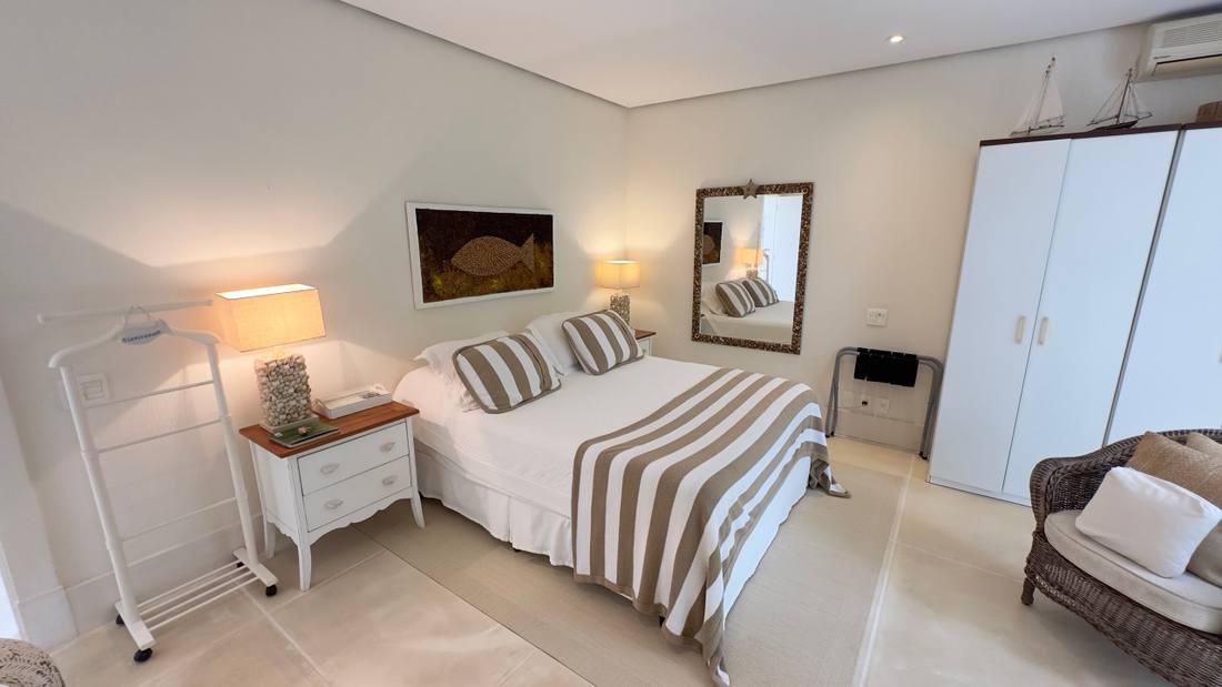 Casa no Condomínio Iporanga Guarujá — Villa 446