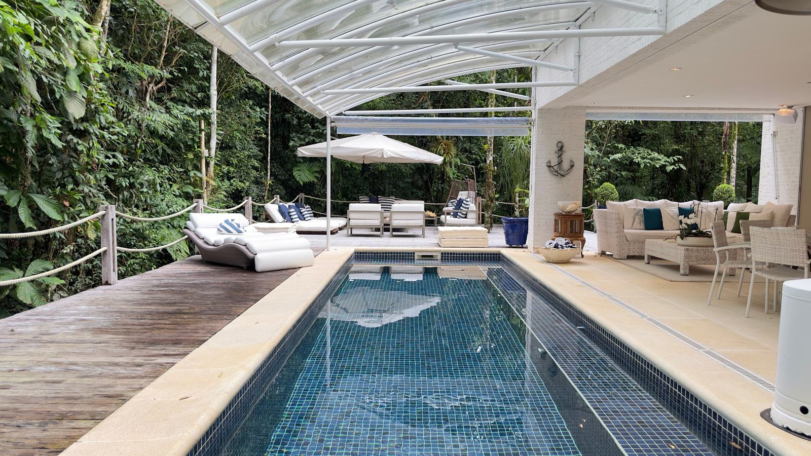 Área externa 23 — Iporanga, Guarujá, à venda e para locação, Casa