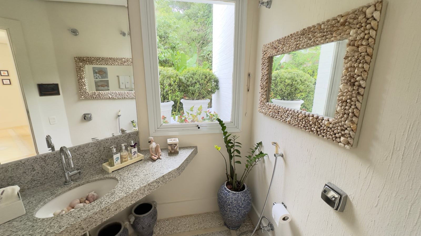 Ambiente interno 6 — Iporanga, Guarujá, à venda e para locação, Casa