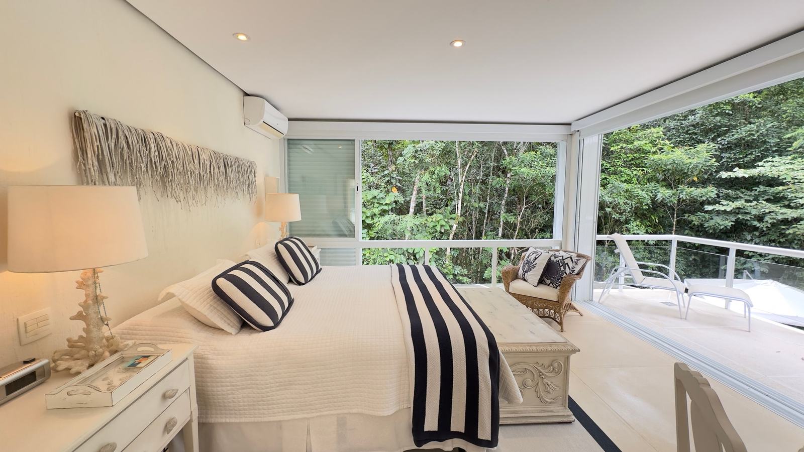 Suíte 13 — Iporanga, Guarujá, à venda e para locação, Casa