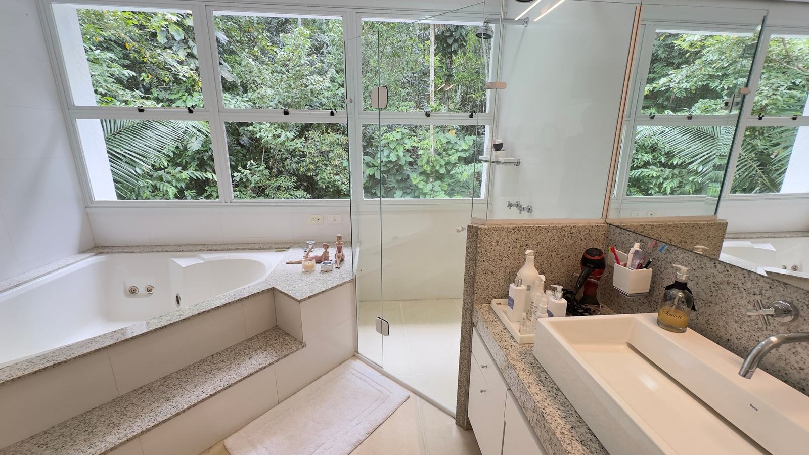 Suíte 11 — Iporanga, Guarujá, à venda e para locação, Casa