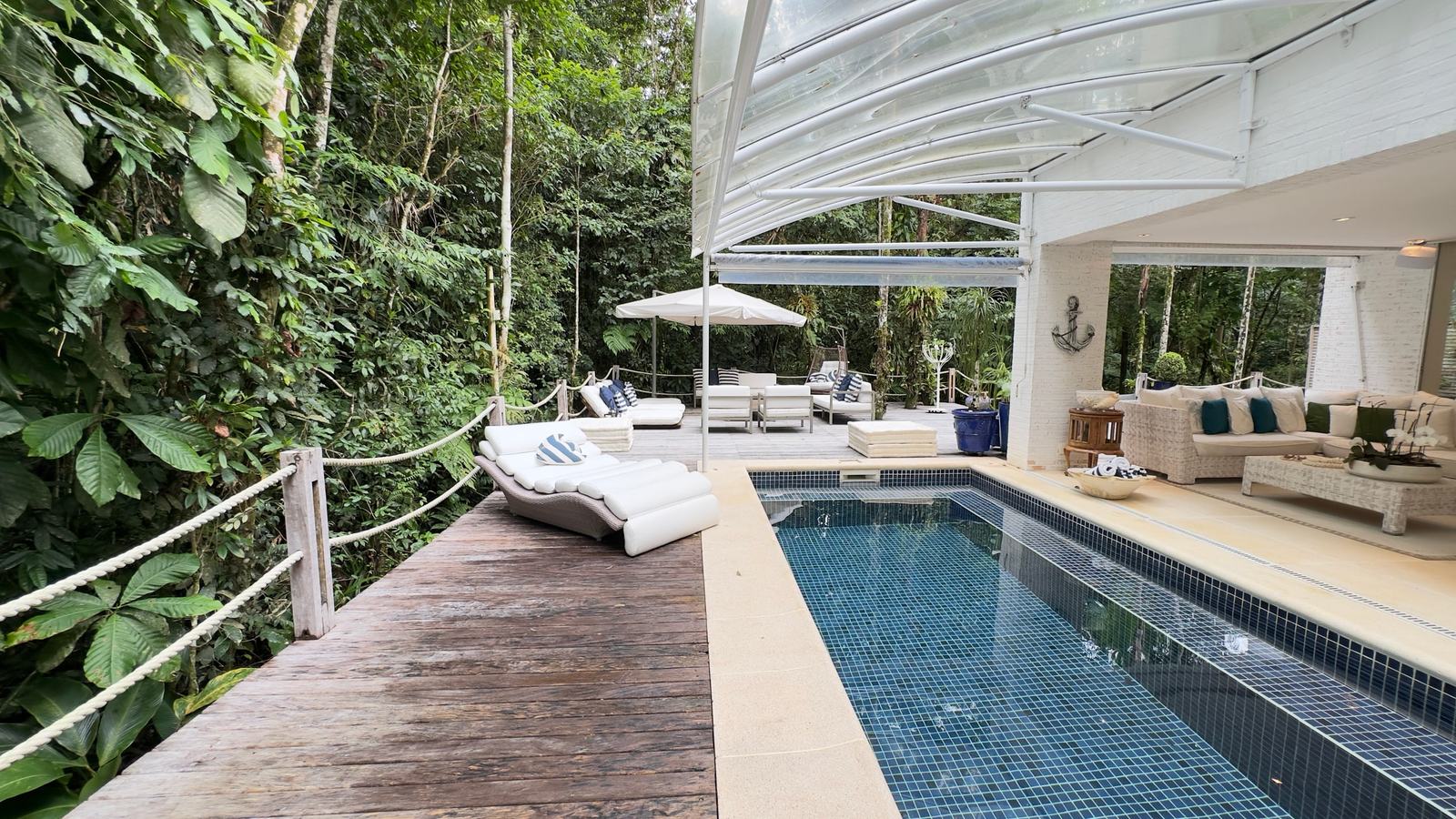 Área externa 17 — Iporanga, Guarujá, à venda e para locação, Casa