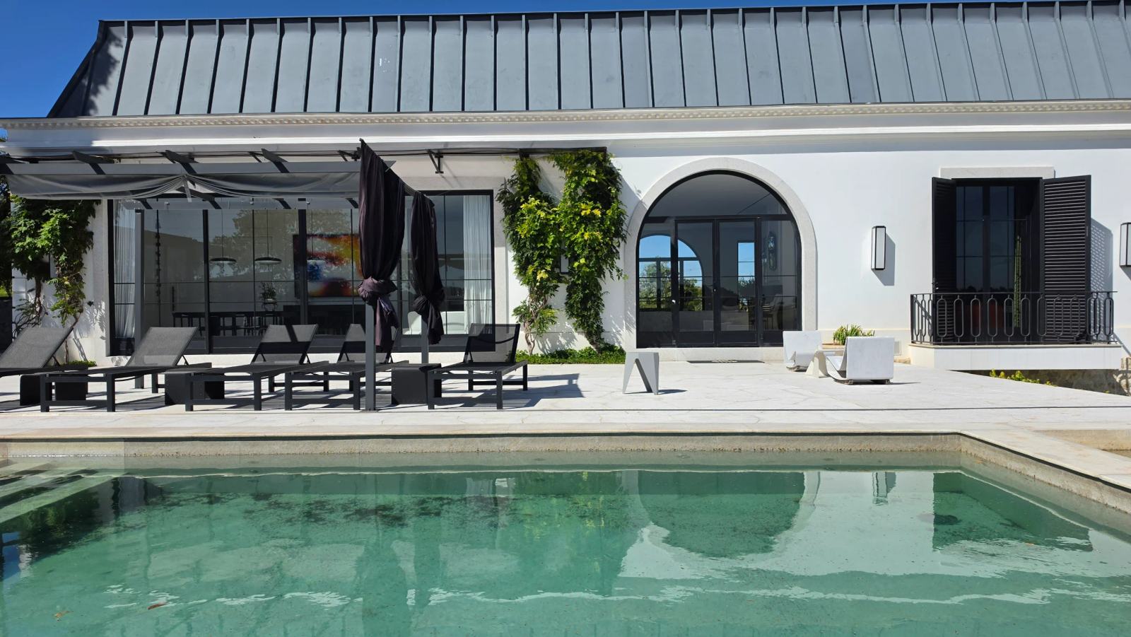 Casa a venda e locação Na fazenda Boa Vista Projeto de Duda Porto Vila Francesa Provençal -detalhe