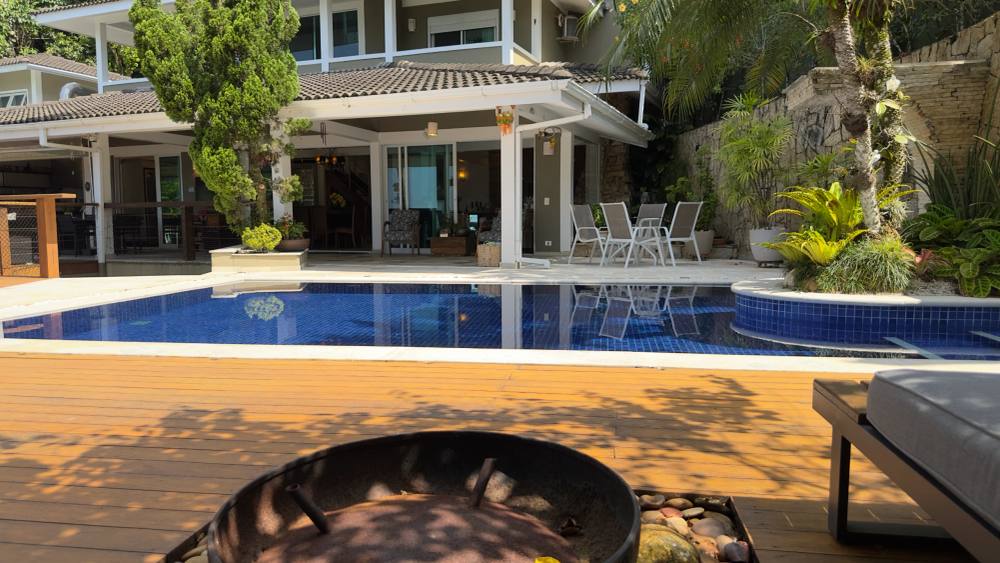 Casa no Condomínio Tijucopava Guarujá — Villa 206