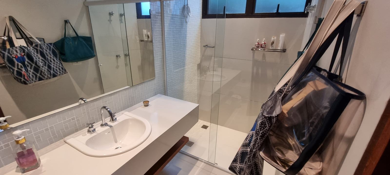 Suíte 13 — Taguaíba, Guarujá, à venda e para locação, Casa