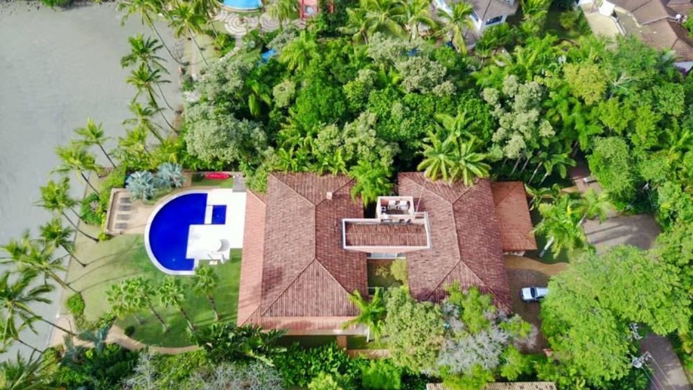 Casa no Condomínio Iporanga Guarujá — Villa 491