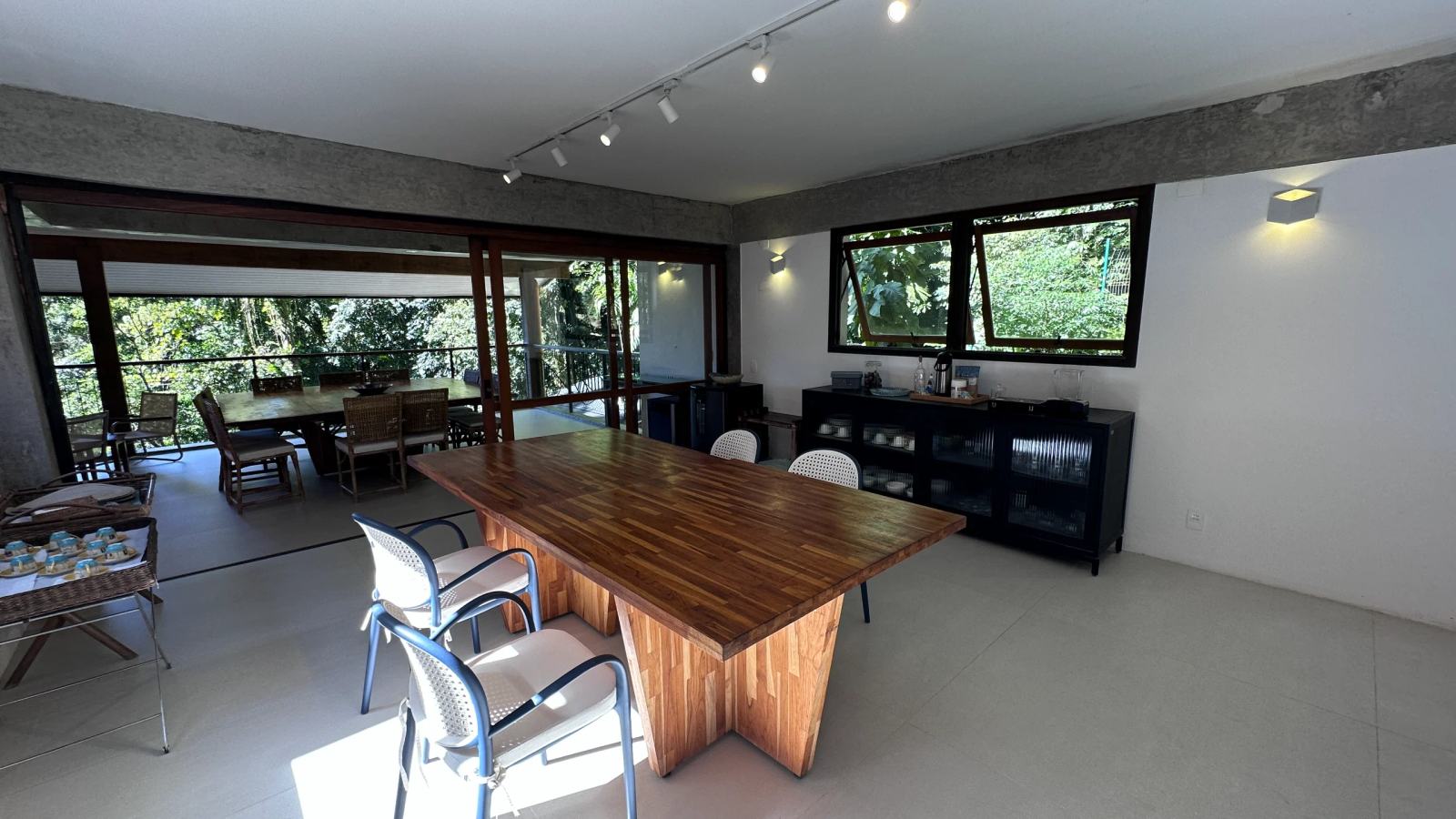 Villa 207 - Aluguel Temporada - Copa integrada com mesa de jantar e armários , casa para aluguel de temporada em Tijucopava