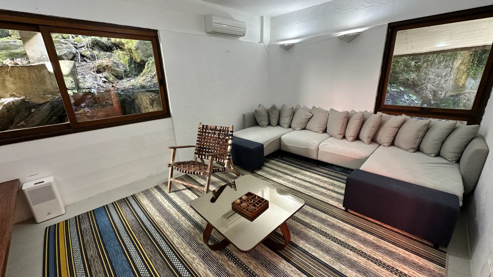 Villa 207 - Aluguel Temporada - Sala de TV climatizada com sofá confortável , casa para aluguel de temporada