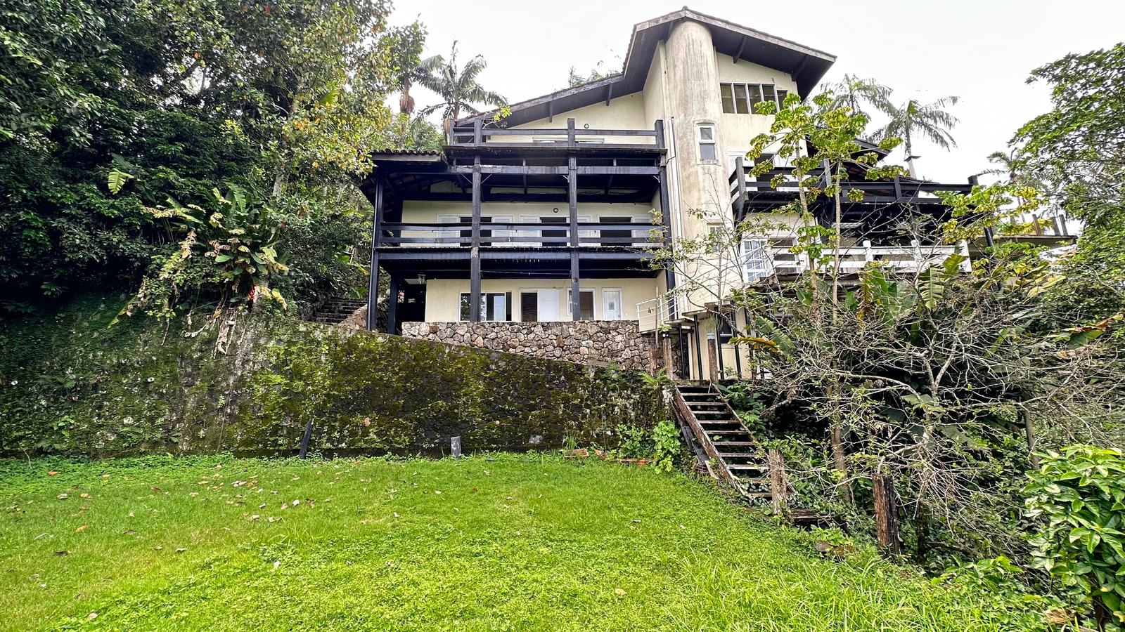 Fachada — São Pedro, Guarujá, à venda, Casa
