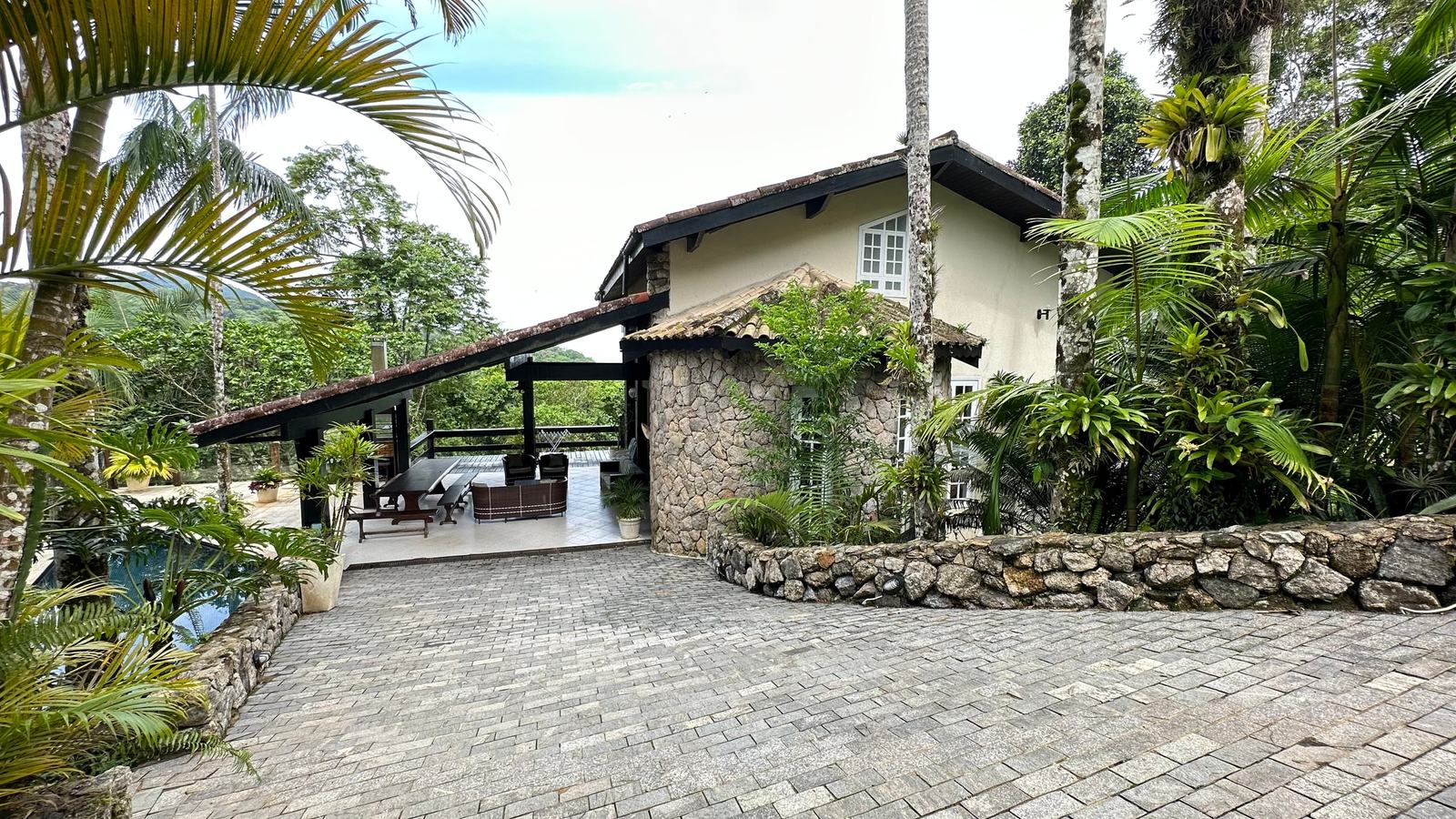 Área externa 2 — São Pedro, Guarujá, à venda, Casa