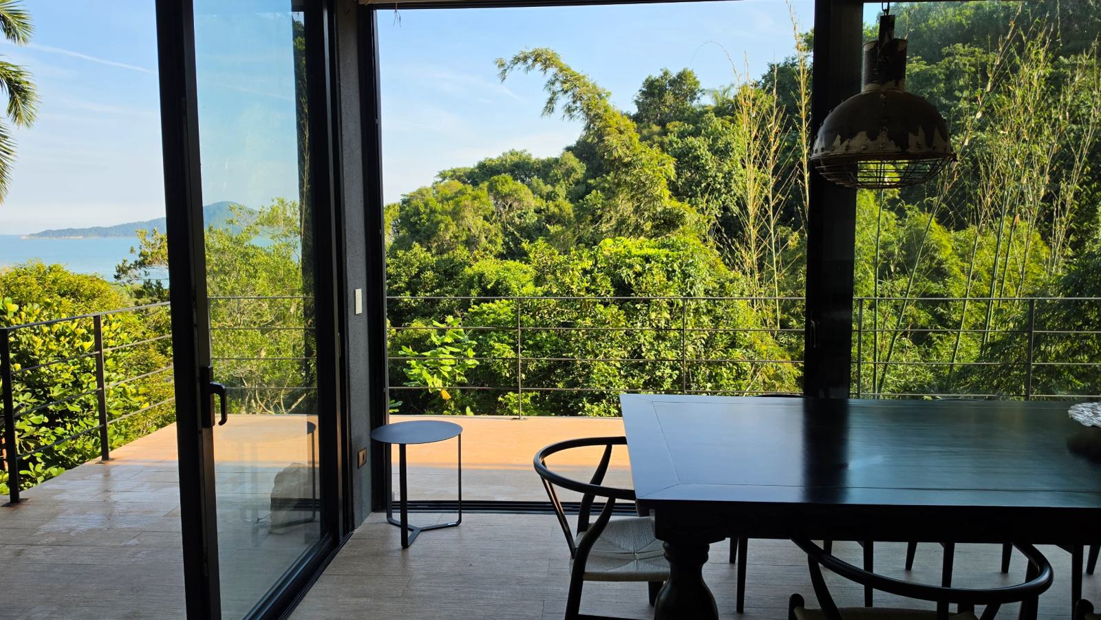 Ambiente interno 1 — Iporanga, Guarujá, à venda e para locação, Casa