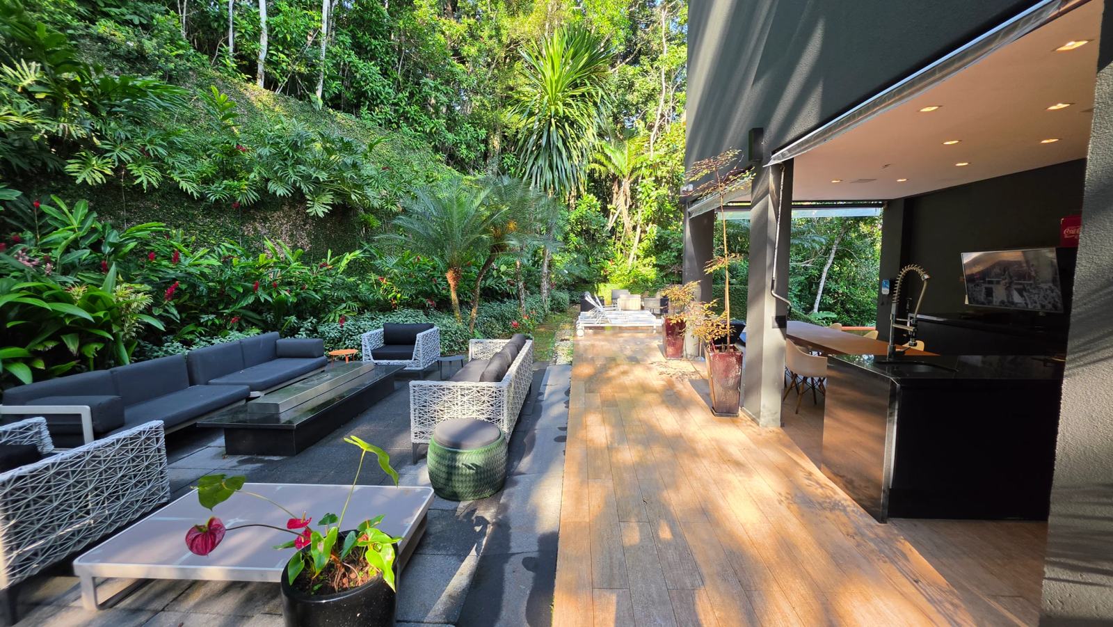 Área externa 17 — Iporanga, Guarujá, à venda e para locação, Casa