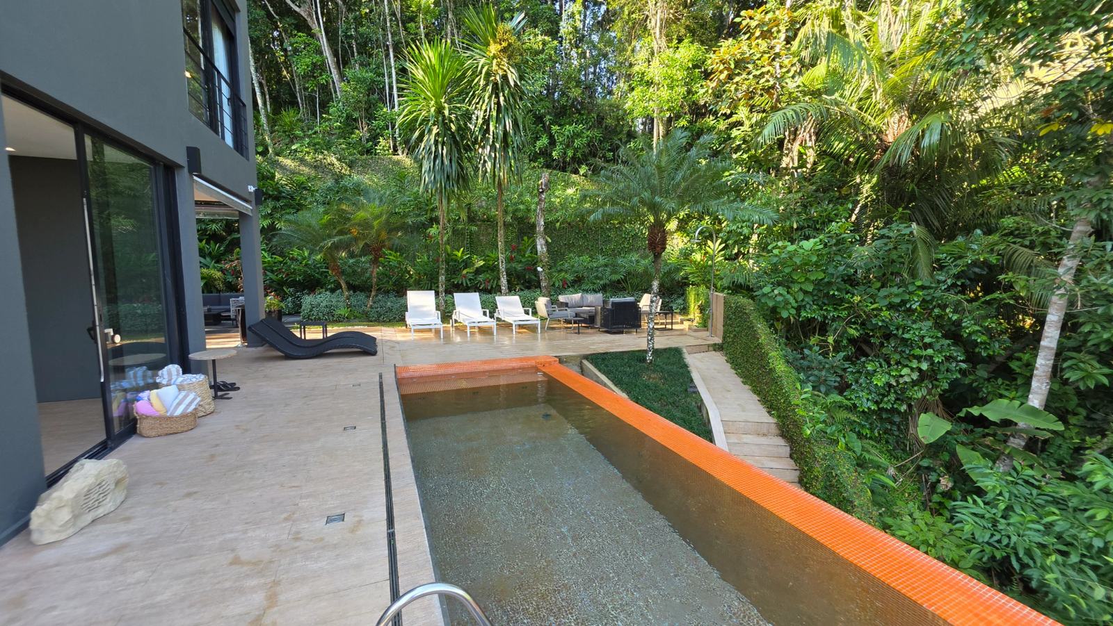 Área externa 4 — Iporanga, Guarujá, à venda e para locação, Casa