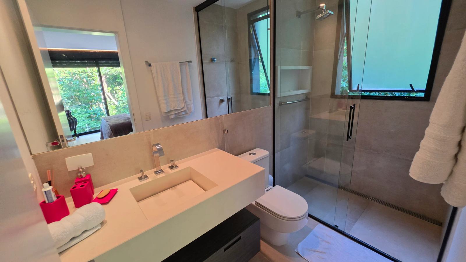 Suíte 8 — Iporanga, Guarujá, à venda e para locação, Casa