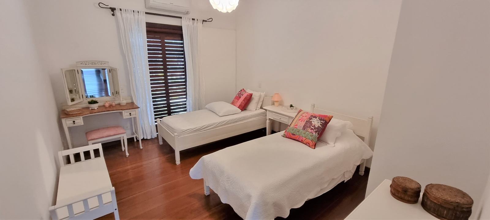 Suites (17)