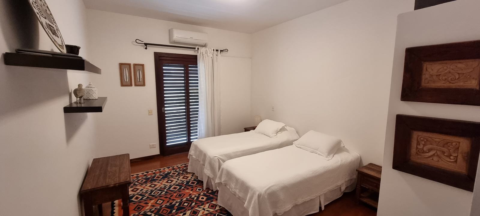 Suites (19)