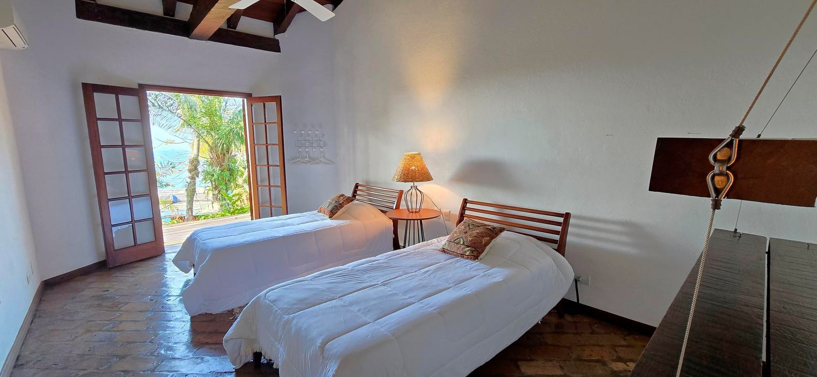 Suíte 7 — São Pedro, Guarujá, à venda e para locação, Casa