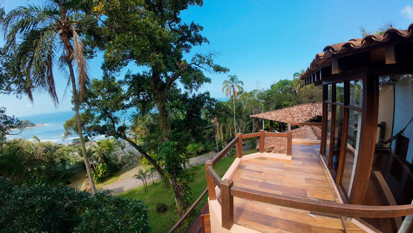 Área externa 4 — São Pedro, Guarujá, à venda e para locação, Casa