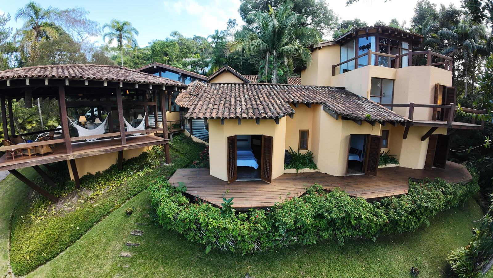 Área externa 1 — São Pedro, Guarujá, à venda e para locação, Casa