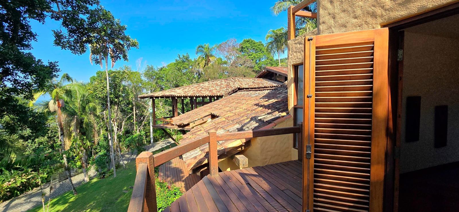 Suíte 10 — São Pedro, Guarujá, à venda e para locação, Casa